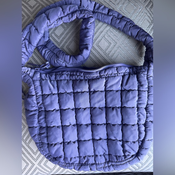 Iris & Rainbow Classic Puff Shoulder Bag Cloud Purple - Picture 3 of 5